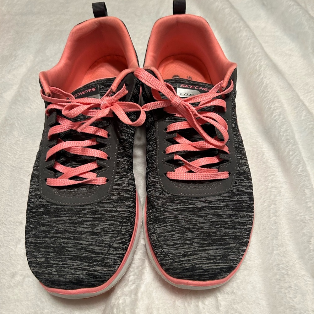 Sketchers Women’s Tennis Shoes